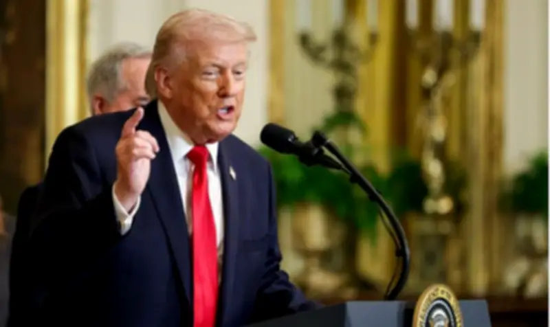 ترامب يعلن تشكيل تحالف دولي لحماية مضيق هرمز من التهديدات الإيرانية