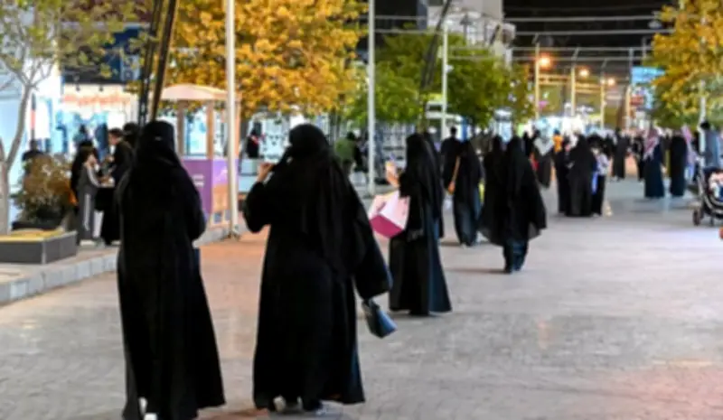 حيوية تجارية في أسواق حائل مع اقتراب عيد الفطر تعزز الحركة الاقتصادية