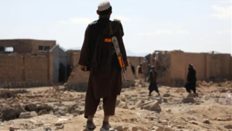 باكستان تعلن تنفيذ ضربات جوية داخل أفغانستان تستهدف مواقع طالبان وميليشيات