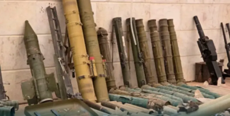 عملية أمنية نوعية في البوكمال: السيطرة على مخزن أسلحة متطور لمليشيات سابقة