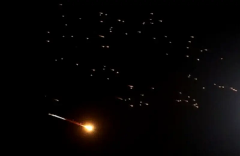 شظية صاروخ إيراني تصيب مبنى يستخدمه القنصل الأمريكي في إسرائيل