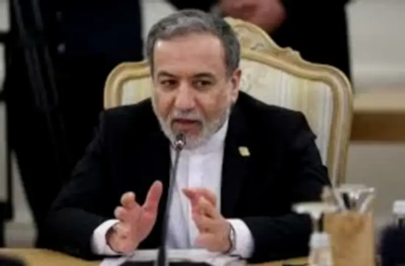 وزير الخارجية الإيراني عراقجي: اليورانيوم المخصب مدفون تحت الأنقاض ولا خطة لاستخراجه حالياً