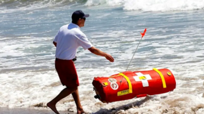 دبي تطلق منظومة إنقاذ شاطئي ذكية باستخدام روبوتات وطائرات درون متطورة