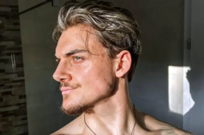 ظاهرة تحسين المظهر بين الشباب: رحلة البحث عن الجاذبية القصوى في العصر الرقمي