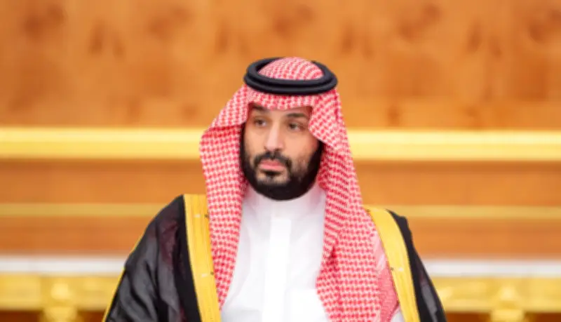 ولي العهد السعودي ورئيس الإمارات يؤكدان التزام دول مجلس التعاون بدعم الأمن الإقليمي