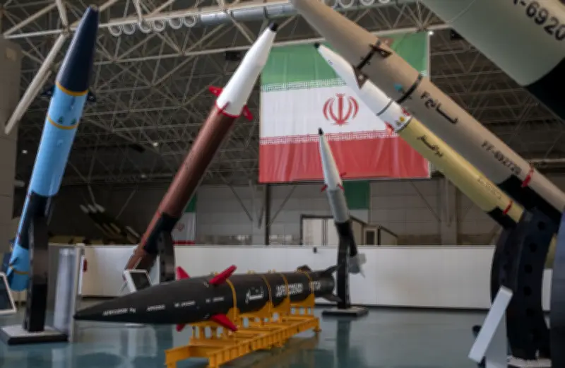 الحرس الثوري الإيراني يطالب بإخلاء الصناعات الأمريكية في الخليج ويحذر من قصف وشيك