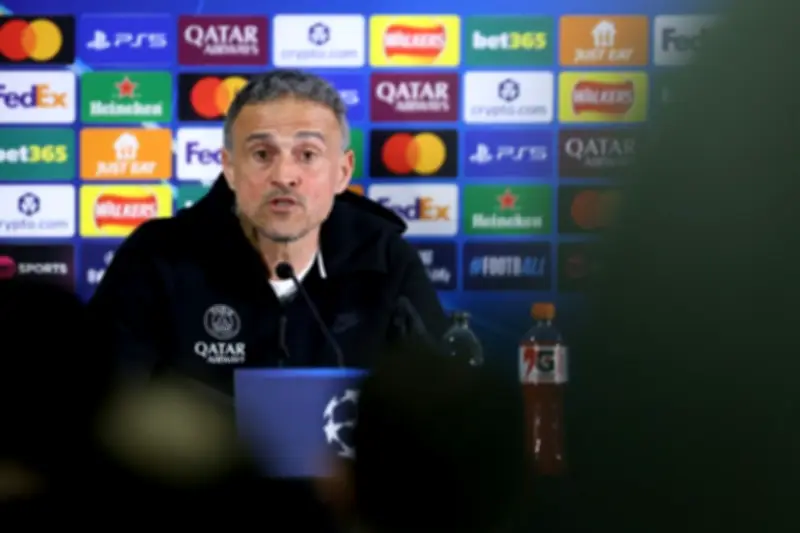 إنريكي يحذر من صعوبة مباراة الإياب أمام تشلسي في دوري أبطال أوروبا