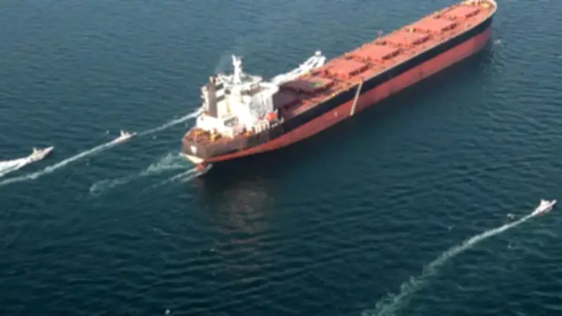 لعبة النفوذ الكبرى: كيف مزقت واشنطن وطهران نسيج الشرق الأوسط