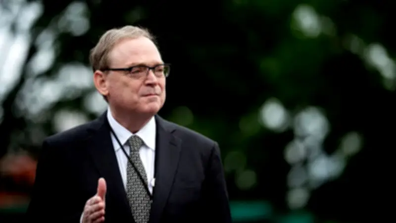 المستشار الاقتصادي للبيت الأبيض يتوقع انتهاء الحرب ضد إيران قريبًا ويؤكد عدم تأثيرها على الاقتصاد الأمريكي