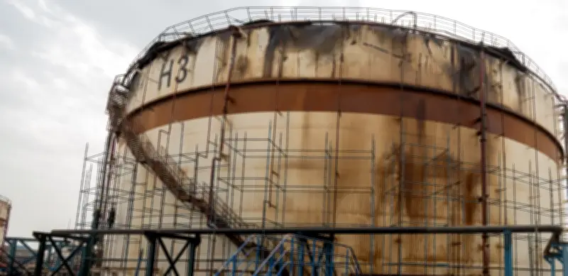 رئيس وزراء الكويت يتفقد محطة الصبية للكهرباء ويستعرض جاهزية الإمداد الكهربائي