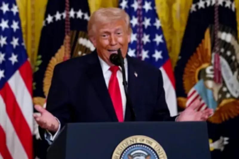 تصعيد التوتر الأمريكي الكوبي: ترمب يعلن عن نيته الاستيلاء على كوبا وسط ضغوط اقتصادية وعسكرية