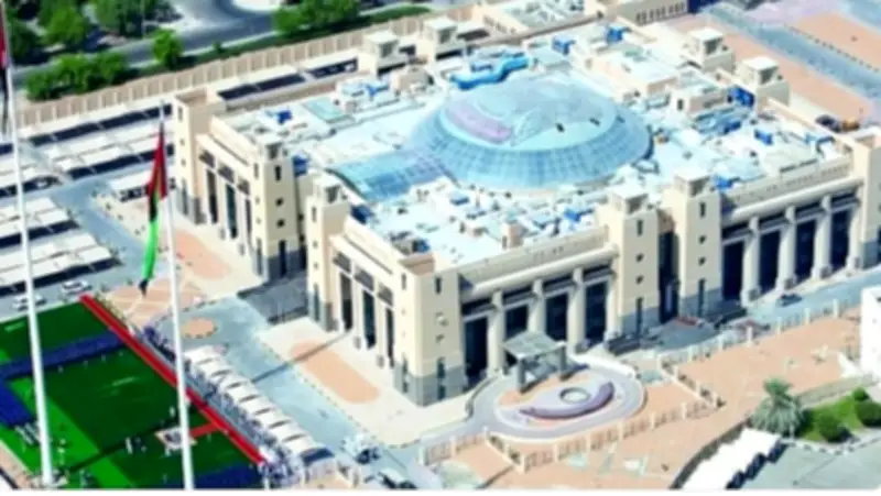 النيابة العامة تؤكد ضرورة الالتزام بالتصاريح بعد ضبط شخص تصوّر في مناطق محظورة بالفجيرة