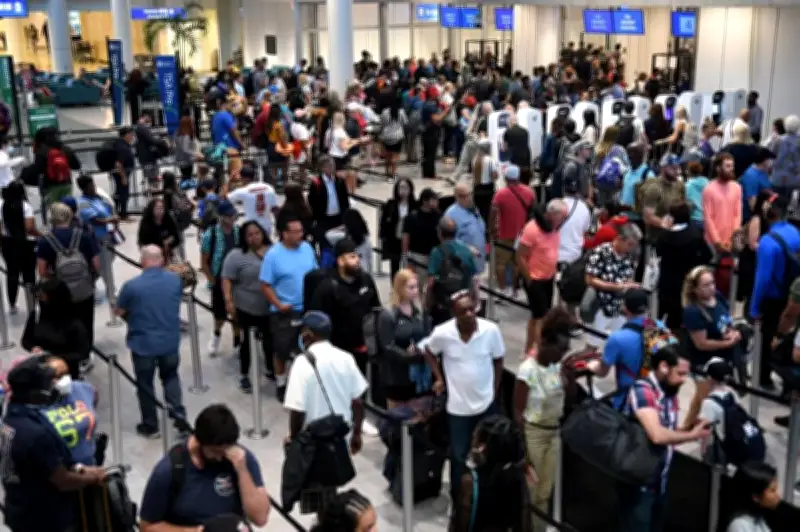 أزمة تمويل الحكومة الأمريكية تهدد بإغلاق مطارات صغيرة بسبب نقص أفراد الأمن