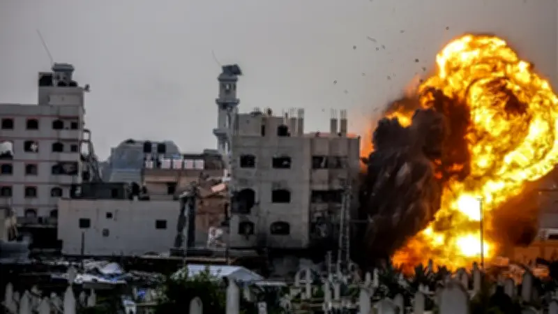 جيش الاحتلال الإسرائيلي يعلن اغتيال قائد بارز في حماس بغزة رغم وقف إطلاق النار