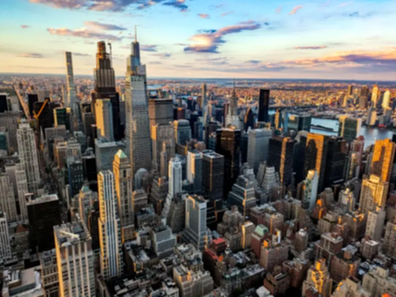 تحليل صحفي: هل أسعار النفط المرتفعة تهدد مستقبل ترامب السياسي؟