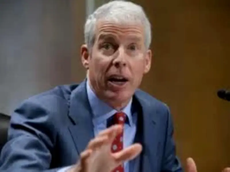 وزير الطاقة الأمريكي يؤكد: ضخ النفط من الاحتياطي الإستراتيجي خلال أشهر لاحتواء الأسعار