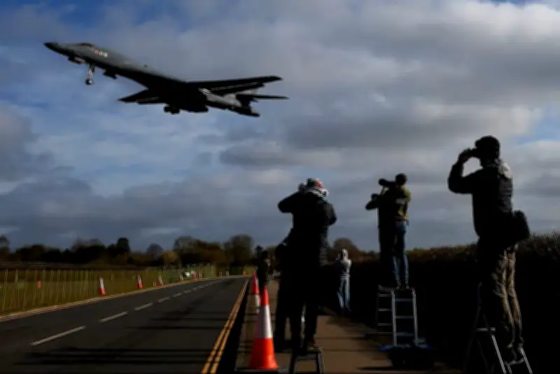 بريطانيا تمنح أمريكا ضوءاً أخضر لاستخدام قواعدها لضرب مواقع صواريخ إيرانية في مضيق هرمز