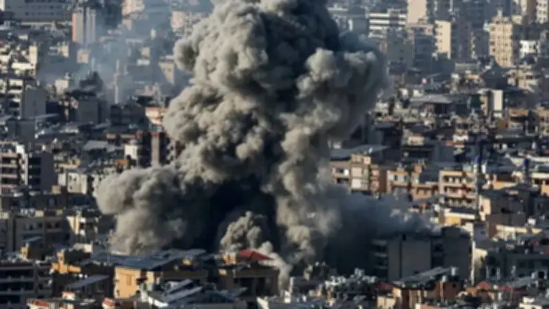 الجيش الإسرائيلي ينذر بإخلاء حيّات في بيروت الجنوبية وسط تصاعد الاشتباكات