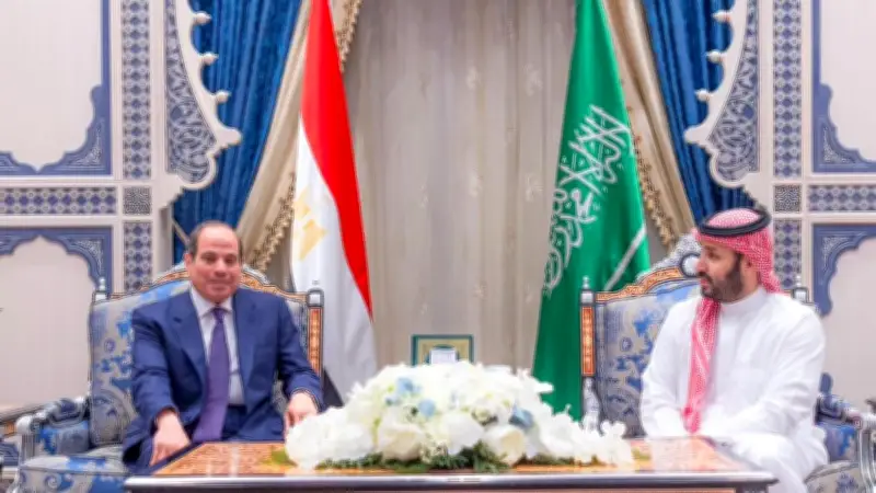 السيسي في الرياض: مصر تقف مع السعودية ضد أي تهديد لسيادتها في قمة استثنائية