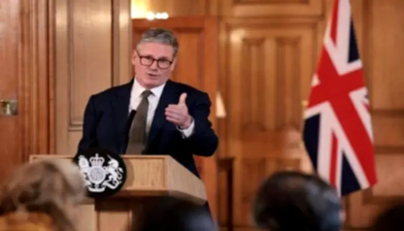 بريطانيا تستعد لمواجهة تداعيات الحرب الإيرانية على تكاليف المعيشة عبر اجتماع طارئ