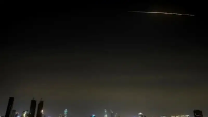 إيران تشن ضربات صاروخية على ديمونا وتستهدف منشآت صواريخ باليستية في طهران