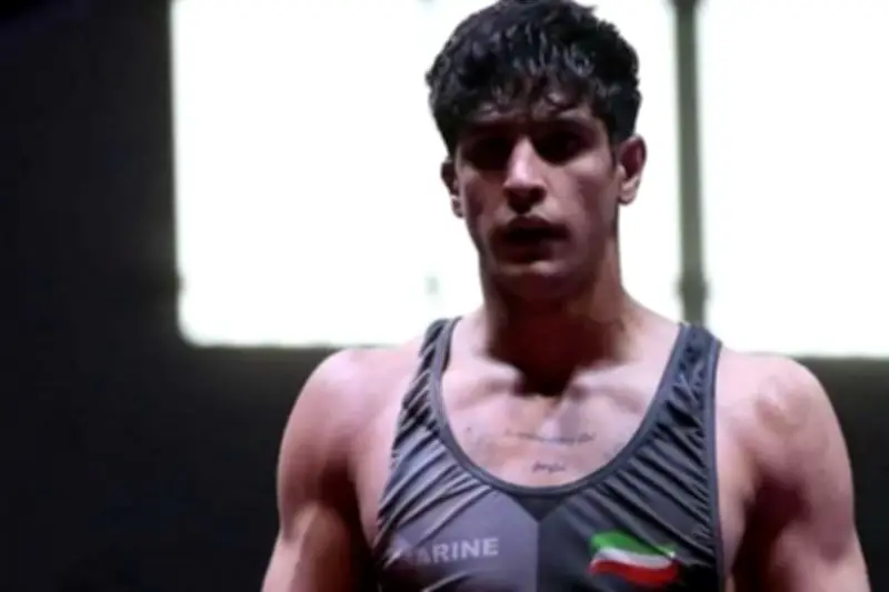 إعدام مصارع إيراني شاب يهزّ الأوساط الرياضية ويستدعي ذكريات مؤلمة لرياضي سابق