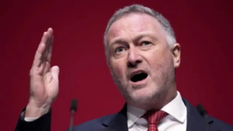 وزير بريطاني يؤكد أمن المملكة المتحدة رغم قدرة الصواريخ الإيرانية على الوصول إلى لندن