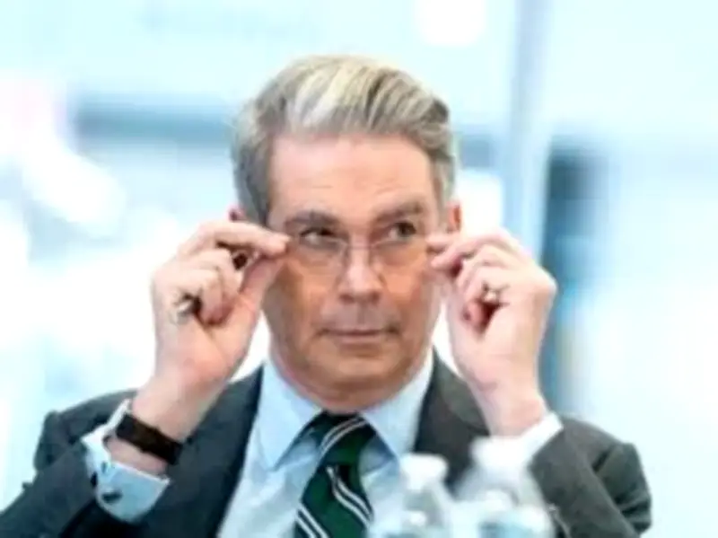 وزير الخزانة الأمريكي يؤكد: أموال وفيرة لتمويل الحرب مع إيران دون فرض ضرائب