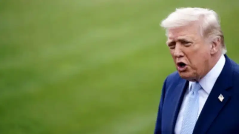 ترامب يتوعد بإبادة تامة لإيران وتدمير بنيتها النفطية بعد إنذار مضي