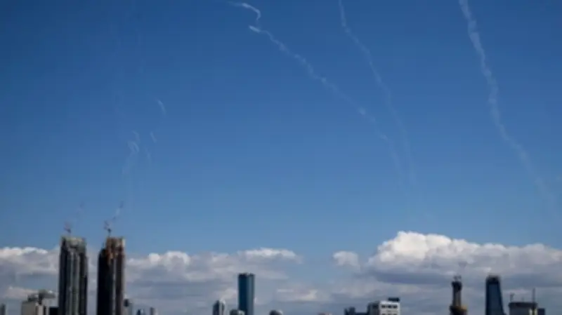 تقرير إيطالي يحذر: الذخائر العنقودية الإيرانية تخترق الدفاعات الإسرائيلية والأميركية