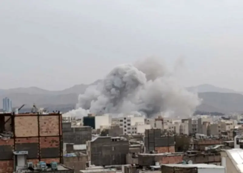 تحذيرات أمريكية للمواطنين في عُمان واستمرار الخطط العسكرية لواشنطن رغم المفاوضات