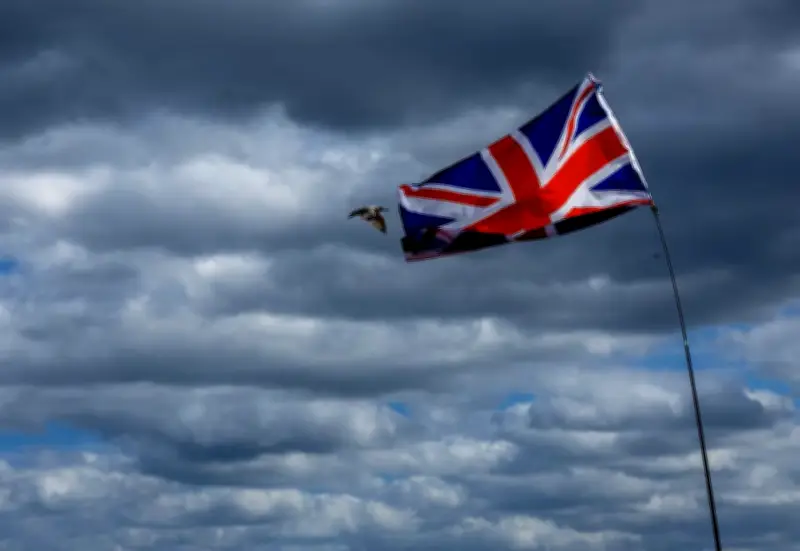 بريطانيا تستدعي السفير الإيراني بعد اتهام رجلين بالتجسس لصالح طهران