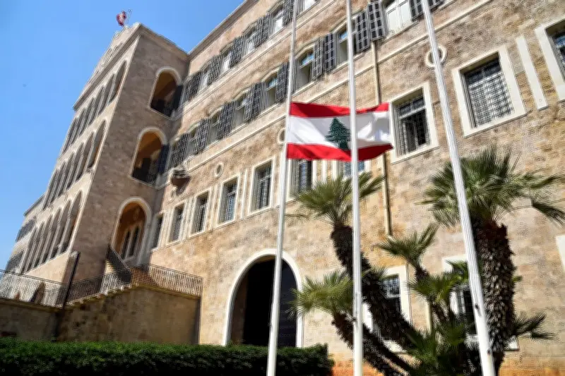 لبنان تستدعي القائم بالأعمال الإيراني وتعلن سحب الاعتماد عن سفير إيران