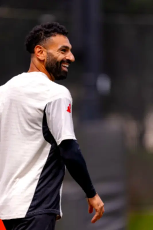 هل تفتح شبكة علاقات ريتشارد هيوز الباب لانتقال محمد صلاح إلى الهلال؟ صفقة تاريخية تلوح في الأفق