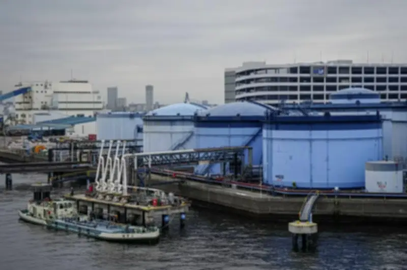 اليابان تطلق احتياطي النفط الحكومي وسط إغلاق مضيق هرمز