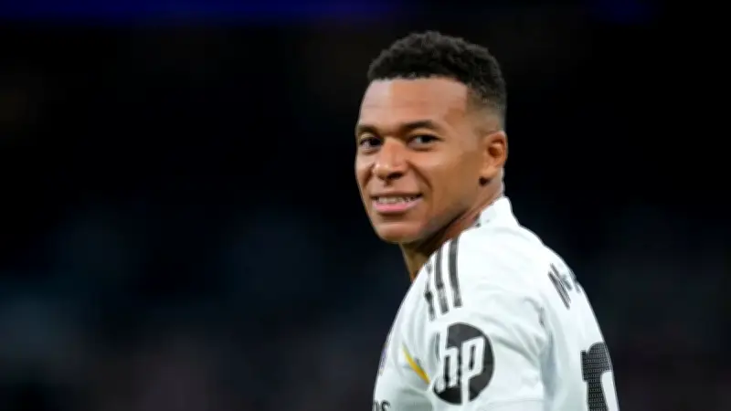 مبابي يوضح حقيقة التشخيص الطبي لإصابته وينفي الشائعات حول ريال مدريد