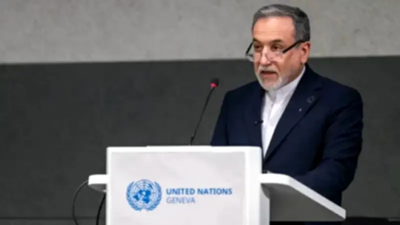 الحرس الثوري الإيراني يعلن إغلاق مضيق هرمز ويحذر من رد صارم على أي محاولات عبور