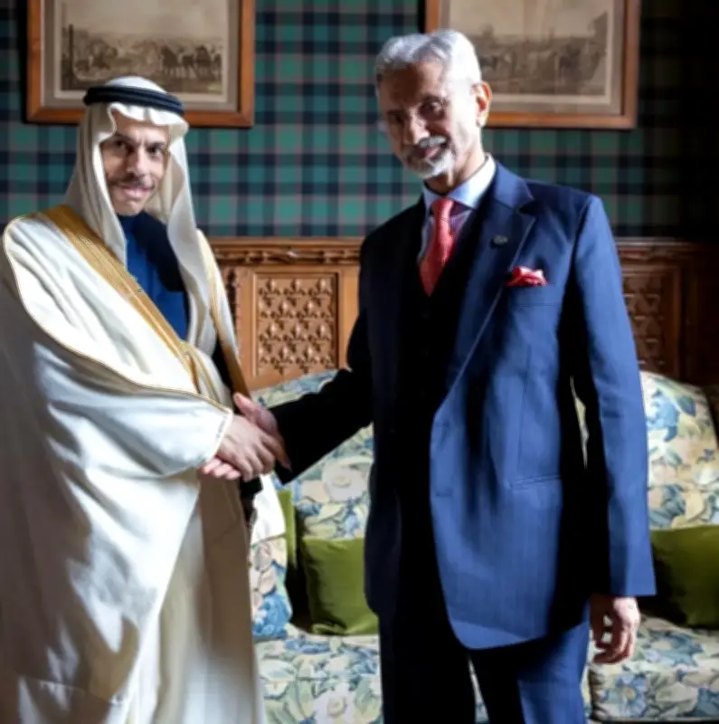 وزير الخارجية السعودي يلتقي نظيره الهندي على هامش اجتماع مجموعة السبع في فرنسا