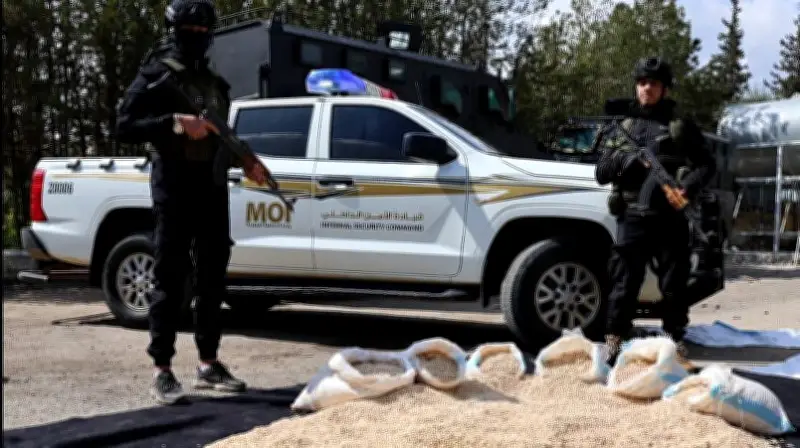 وزارة الداخلية السورية تعلن تفكيك آلة لتغليف المخدرات ومصادرة مليون حبة كبتاغون في درعا