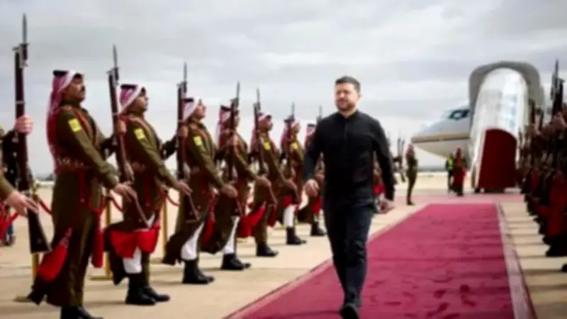 زيلينسكي يختتم جولته في الأردن بعد صفقات دفاعية تاريخية مع دول الخليج لمواجهة المسيرات الإيرانية
