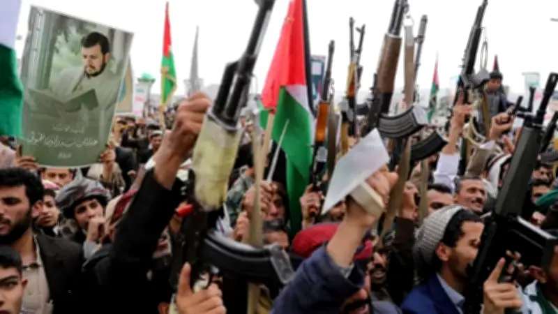 المبعوث الأممي يحذر من جر الحوثيين لليمن إلى حرب إقليمية خدمةً لإيران