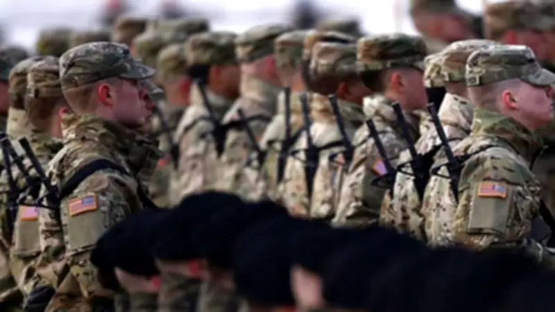 صحيفة أمريكية تكشف عن نشر مئات من قوات العمليات الخاصة الأمريكية في الشرق الأوسط لمواجهة التصعيد مع إيران