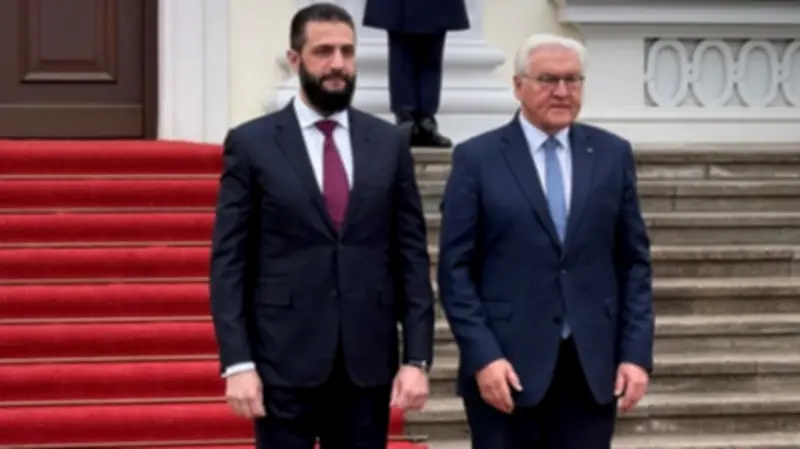 اللاجئون وحقوق الإنسان يهيمنان على المباحثات السورية الألمانية في برلين وسط احتجاجات واسعة