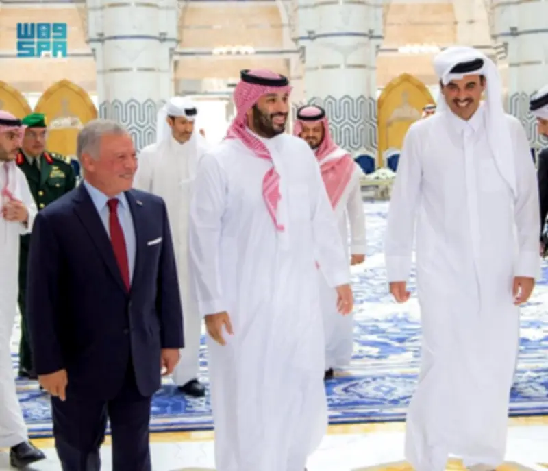 ولي العهد يودع أمير قطر وملك الأردن في مطار جدة