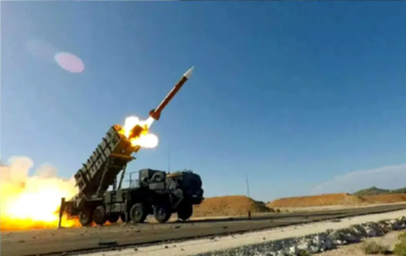 الناتو يعترض صاروخاً إيرانياً متجهاً لتركيا وإسبانيا تغلق مجالها الجوي أمام الطائرات الأمريكية