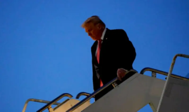 فلوريدا تقرر إعادة تسمية مطار بالم بيتش باسم الرئيس الأمريكي السابق دونالد ترامب