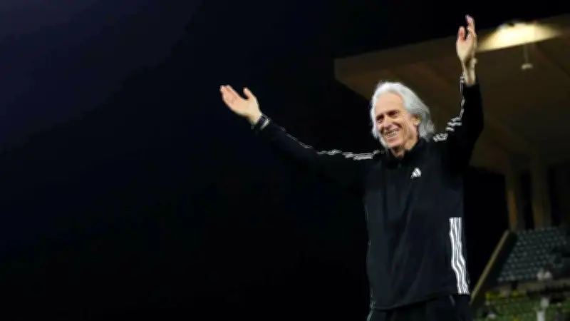 النصر يبدأ محادثات تجديد عقد جيسوس: مفاوضات شفهية وانتظار من المدرب البرتغالي