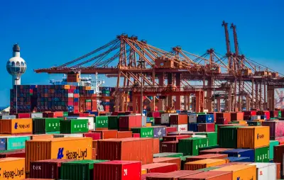 ميناء جدة الإسلامي يشهد طفرة في حركة الشحن مع تحويل 100 ألف شاحنة و90 ألف حاوية