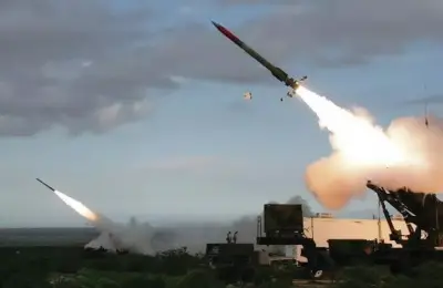 الإمارات تتصدى لتهديدات إيرانية: اعتراض 8 صواريخ باليستية و26 طائرة مسيرة