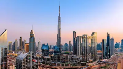 إخماد حريق محدود في محيط القنصلية الأميركية بدبي بعد استهداف بطائرة مسيرة